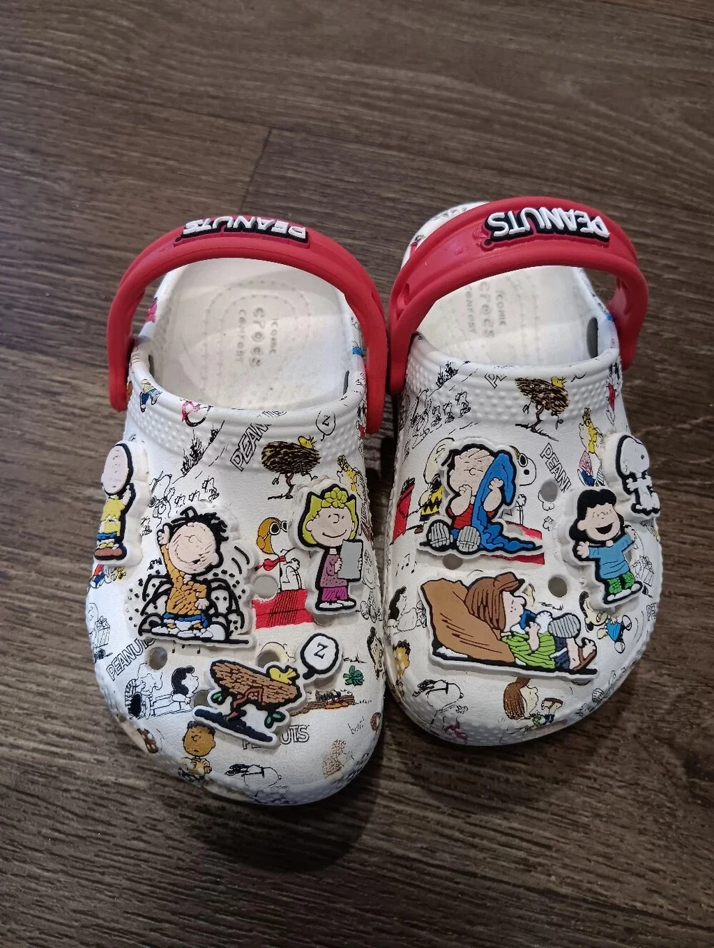 CROCS PEANUTS CLASSIC CLOG Sz C8